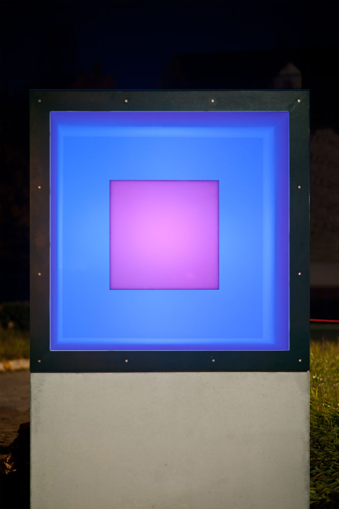 Kunstmuseum Ahlen | Adam Barker-Mill 2019 | Colour-Cube-Lichtinstalltion | Außenbereich